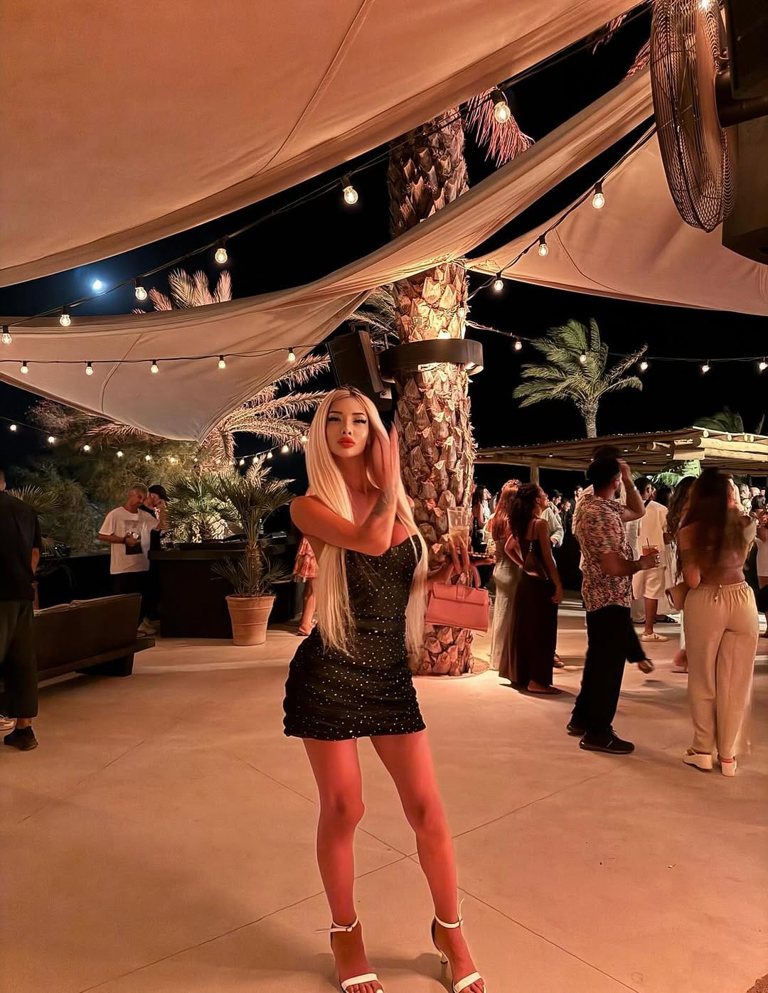 Post 6 by Naz Duru on Instagram (carousel)