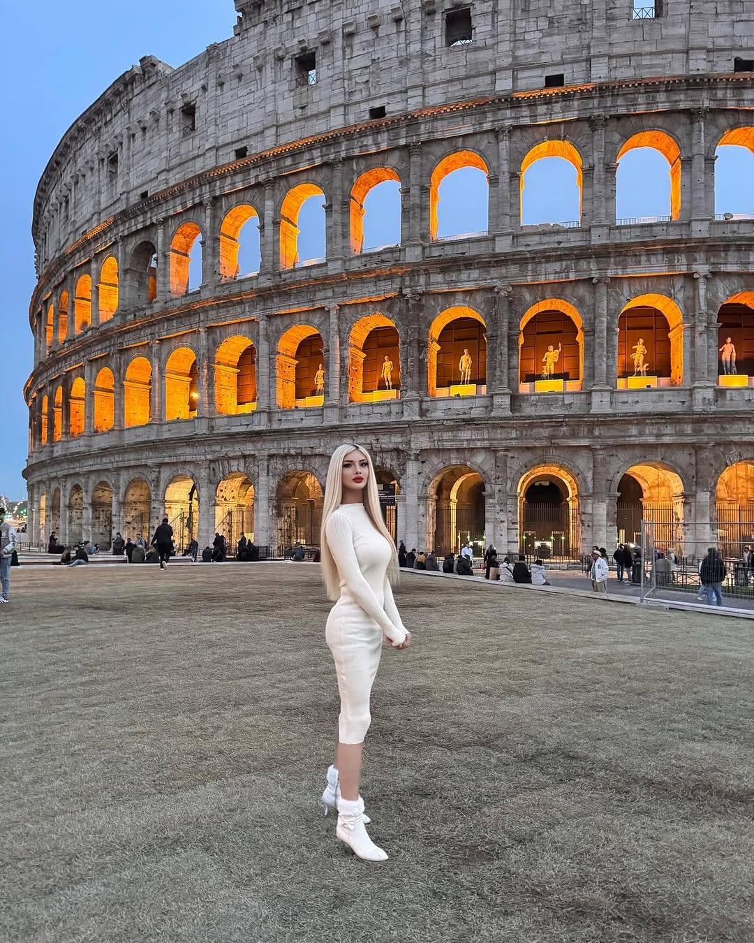 Post 10 by Naz Duru on Instagram (carousel)