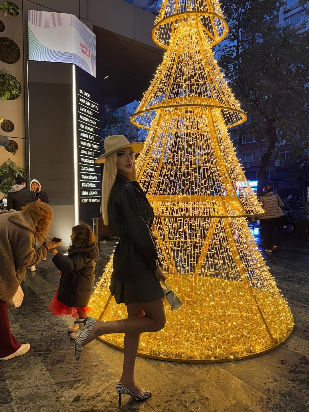 Post 3 by Naz Duru on Instagram (carousel)