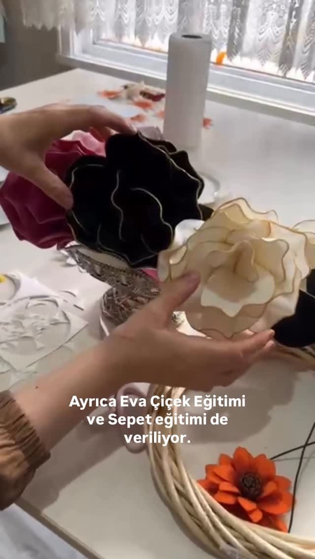 Post 6 by Sena Nur Türkmen on Instagram (video)