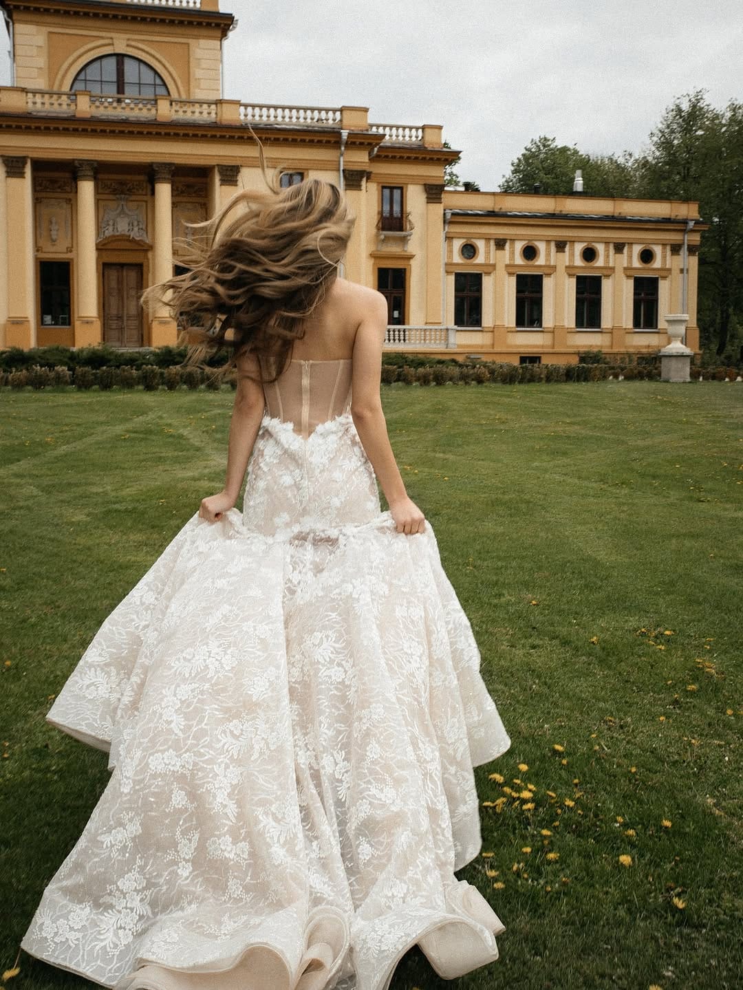 Post 4 by SOFIA PTCHELINTZEV on Instagram (carousel)
