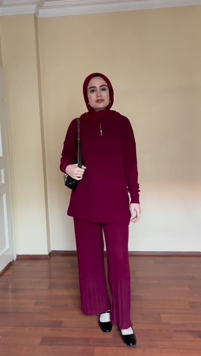 Post 3 by BUTİK BAHAR  ÇORAK on Instagram (video)