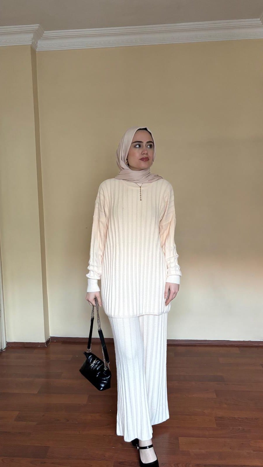 Post 2 by BUTİK BAHAR  ÇORAK on Instagram (video)