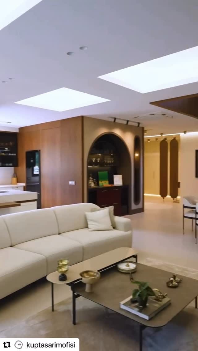 Post 5 by Laromita Decoration on Instagram (video)