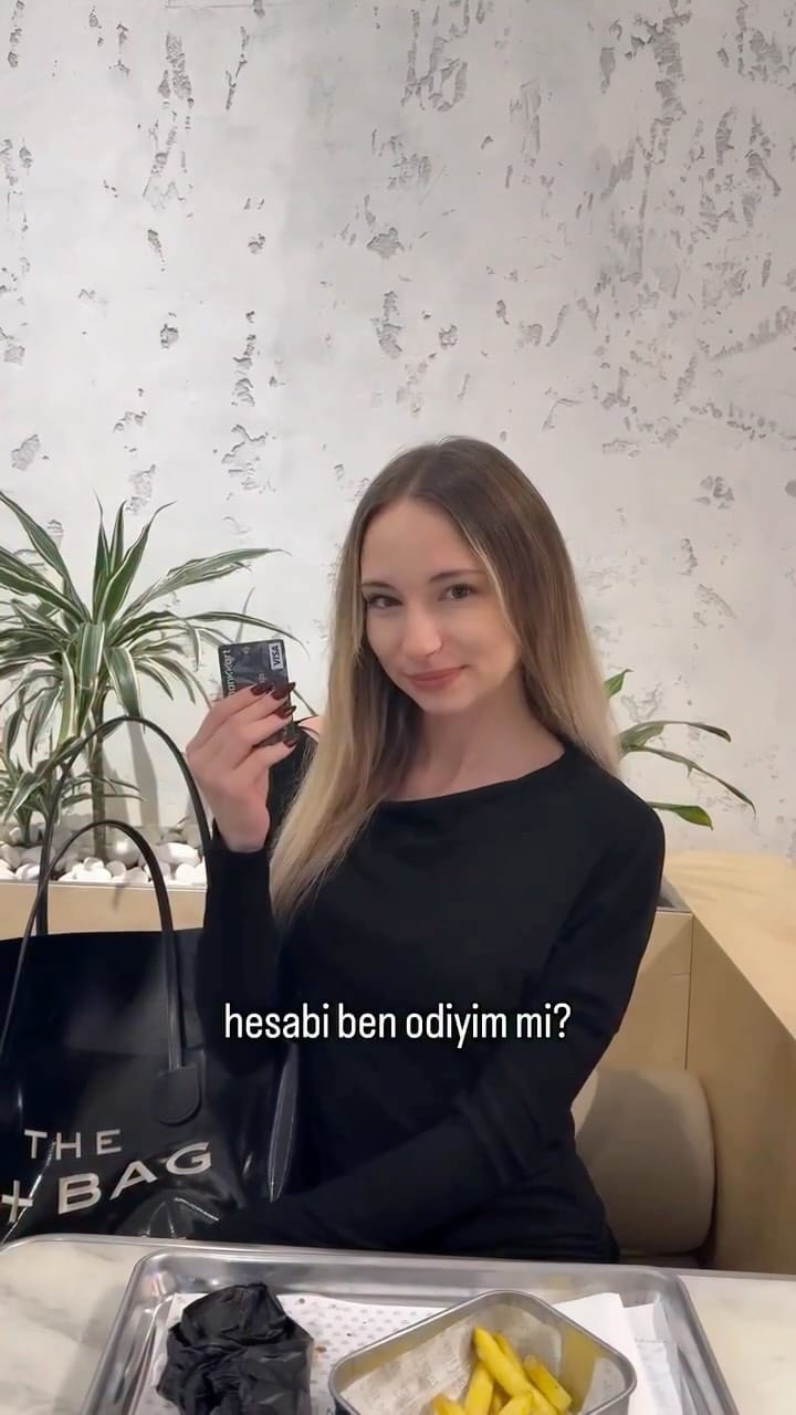 Post 3 by Melike Gündoğan ♡ on Instagram (video)