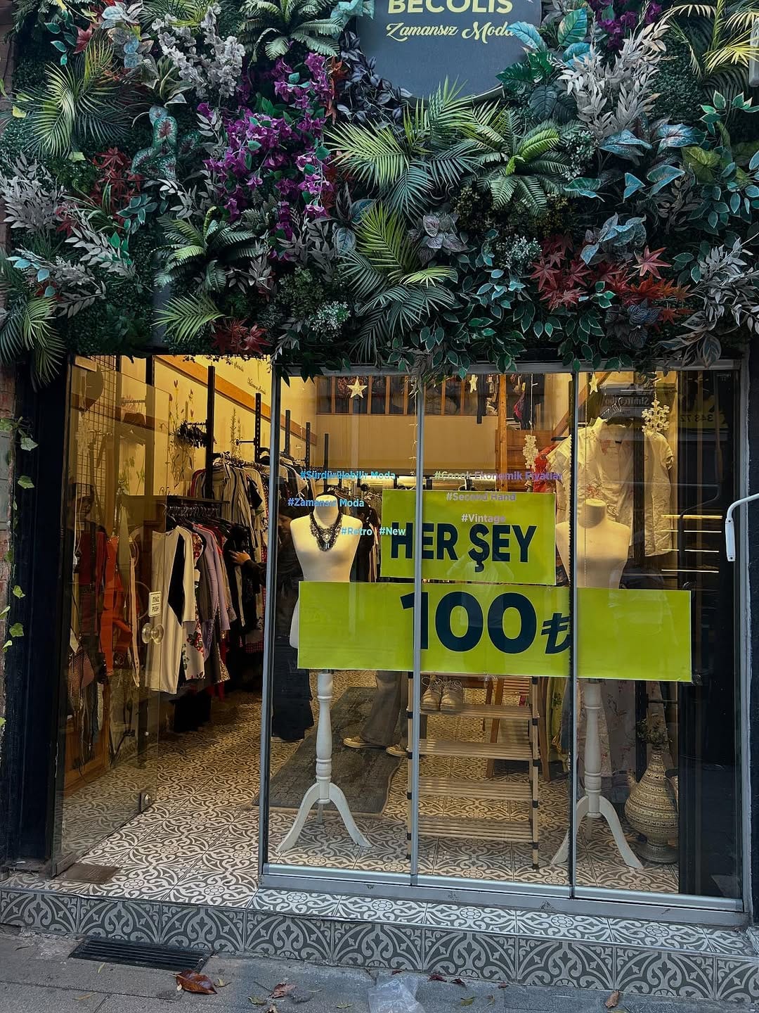 Post 10 by Becolis Zamansız Moda on Instagram (image)