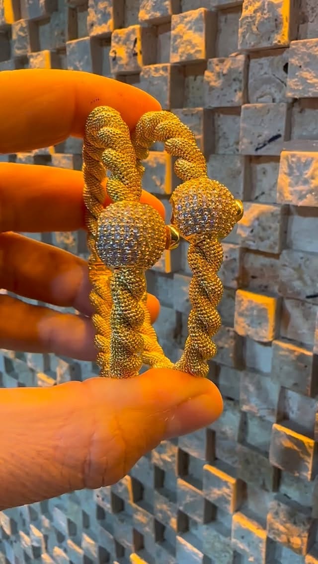 Post 1 by ÇİZGİ GOLD on Instagram (video)