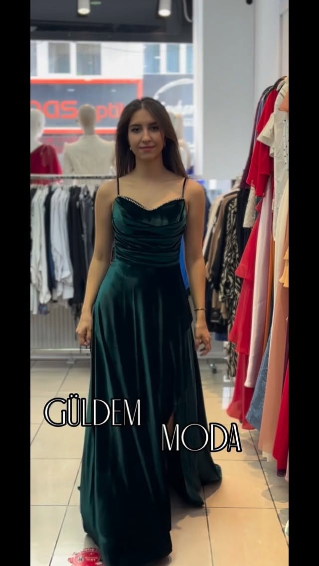Post 5 by Güldem Moda ve Boutique on Instagram (video)