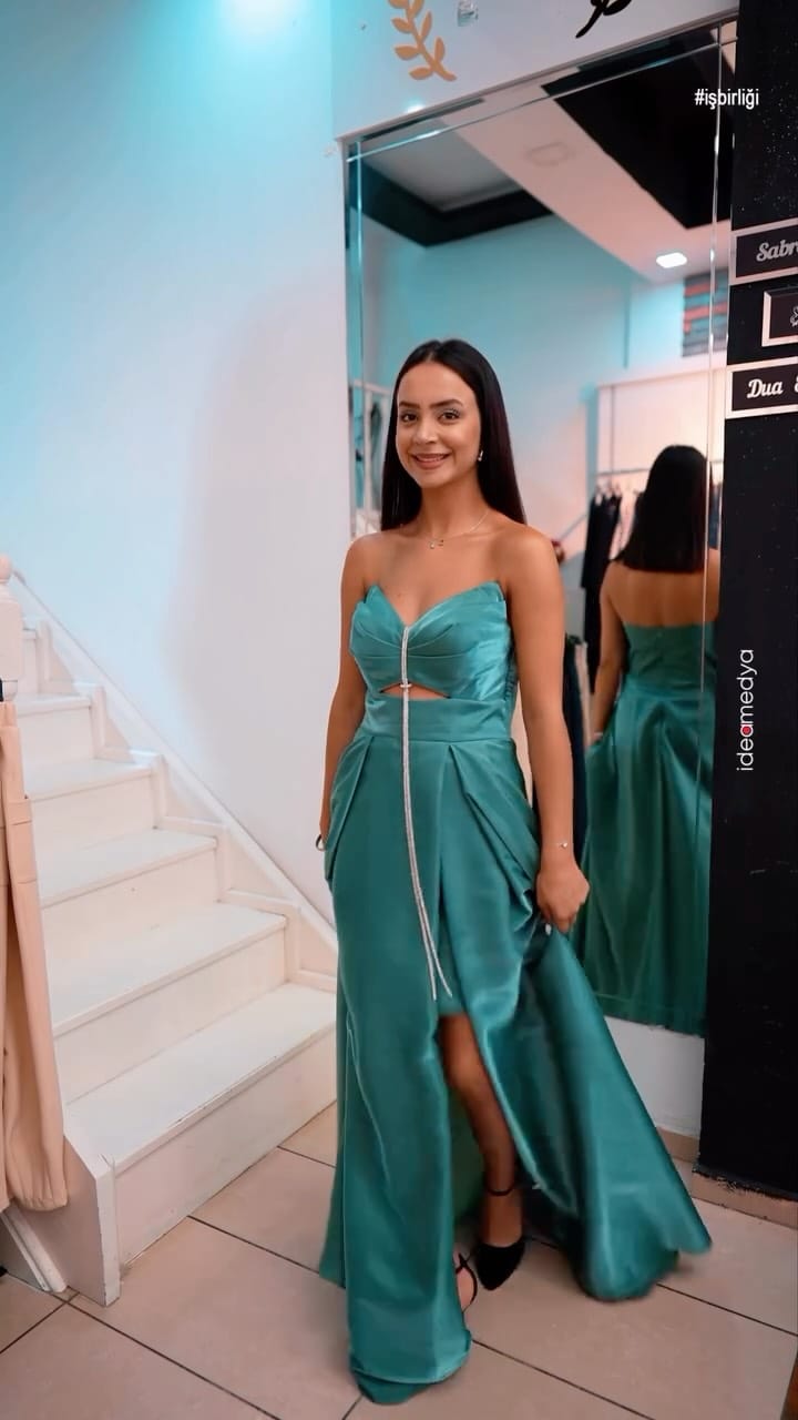 Post 10 by Güldem Moda ve Boutique on Instagram (video)