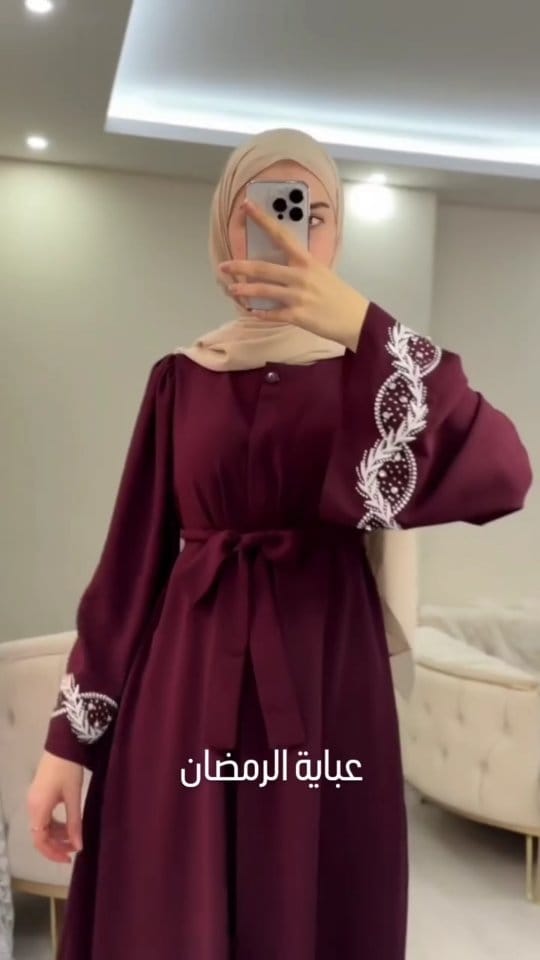 Post 10 by modaronahi_hijab on Instagram (video)