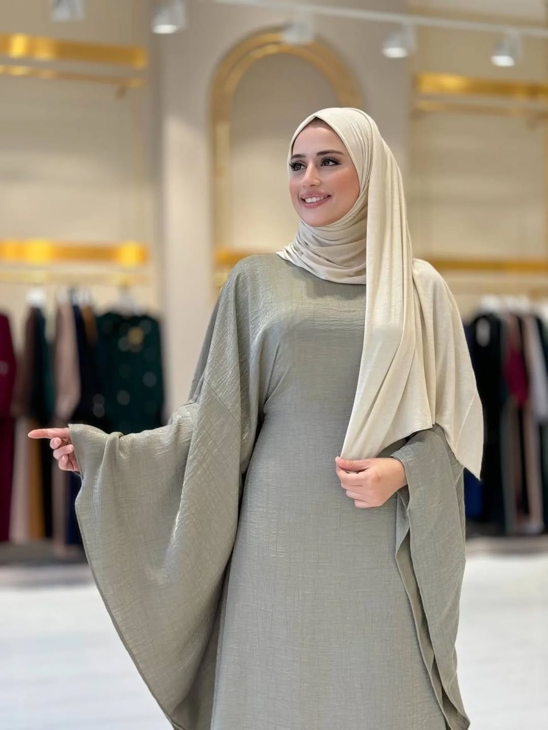 Post 6 by modaronahi_hijab on Instagram (carousel)