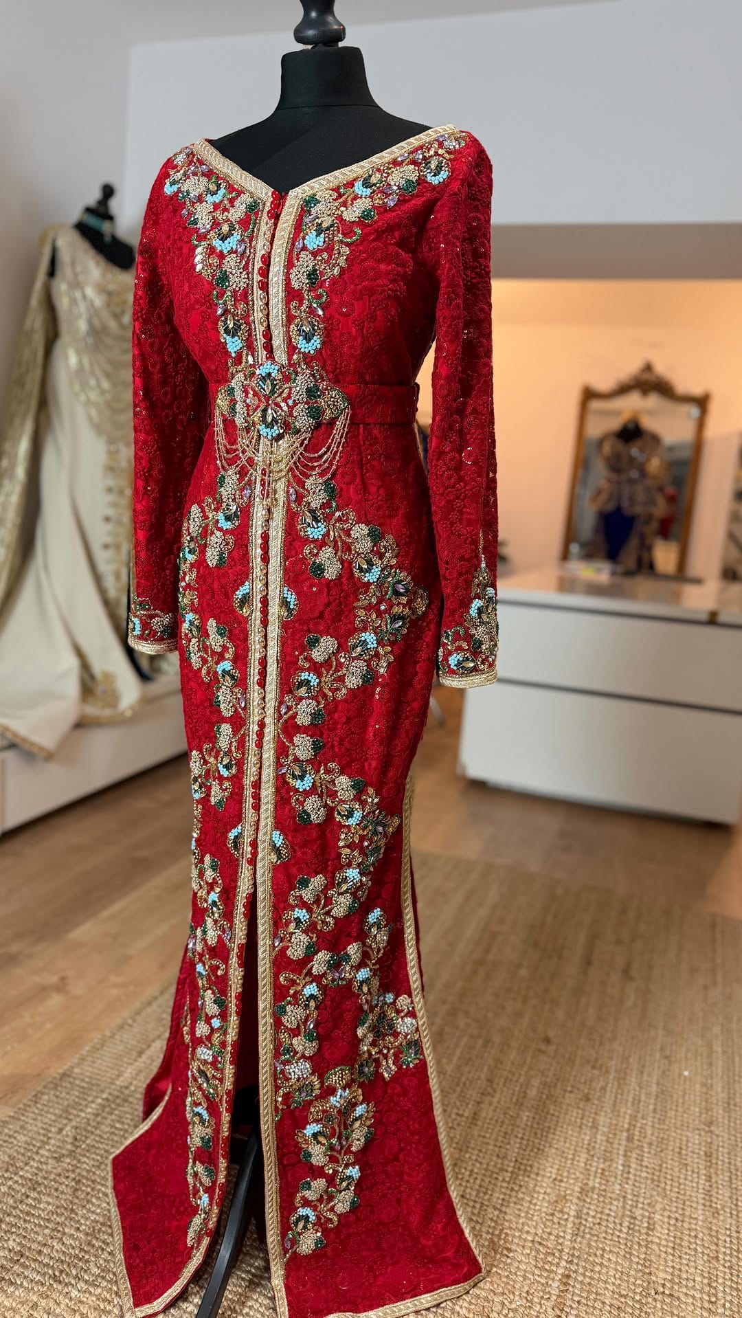 Post 8 by Fatiha Eddarkaoui caftan on Instagram (video)