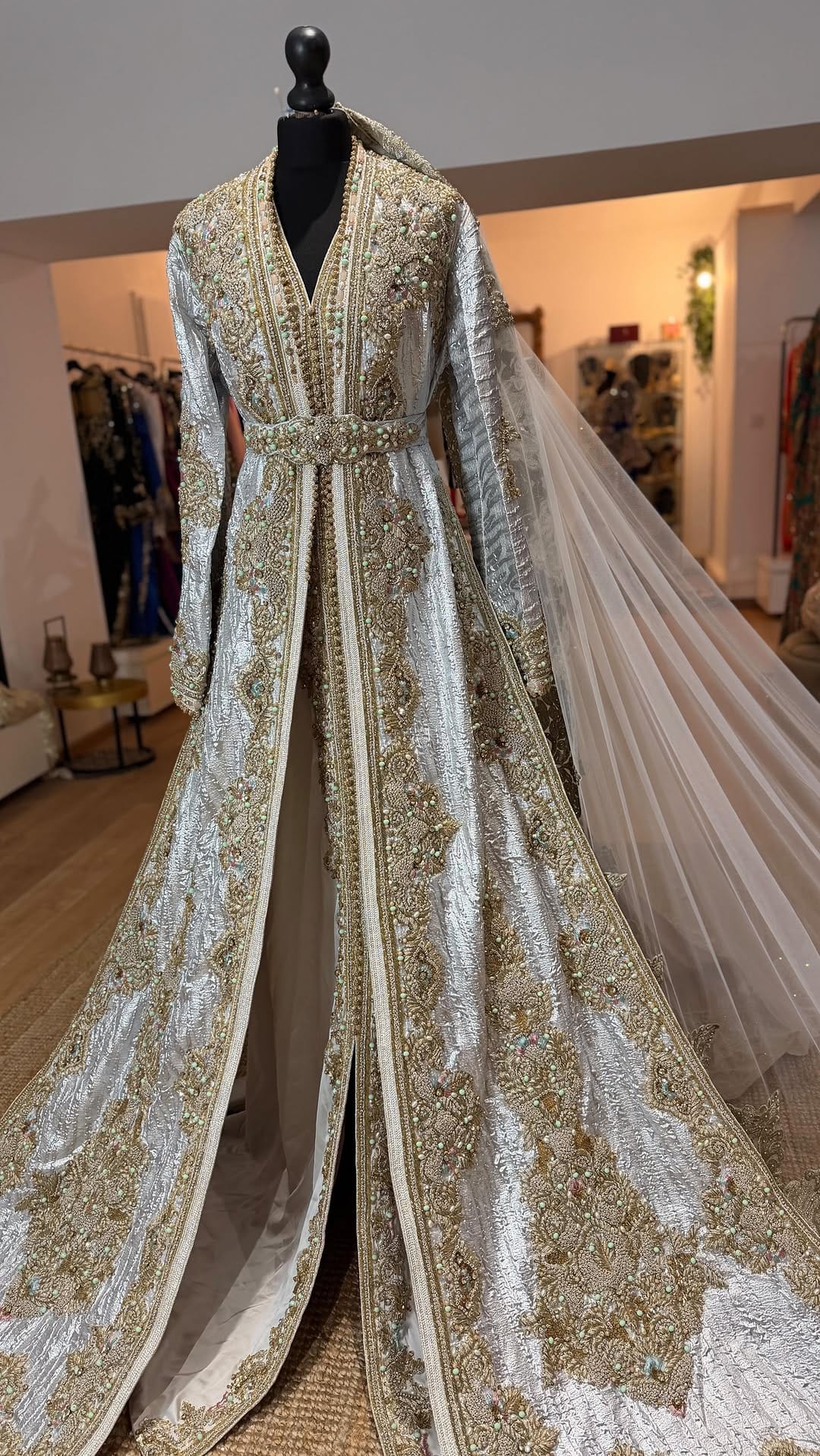 Post 1 by Fatiha Eddarkaoui caftan on Instagram (video)