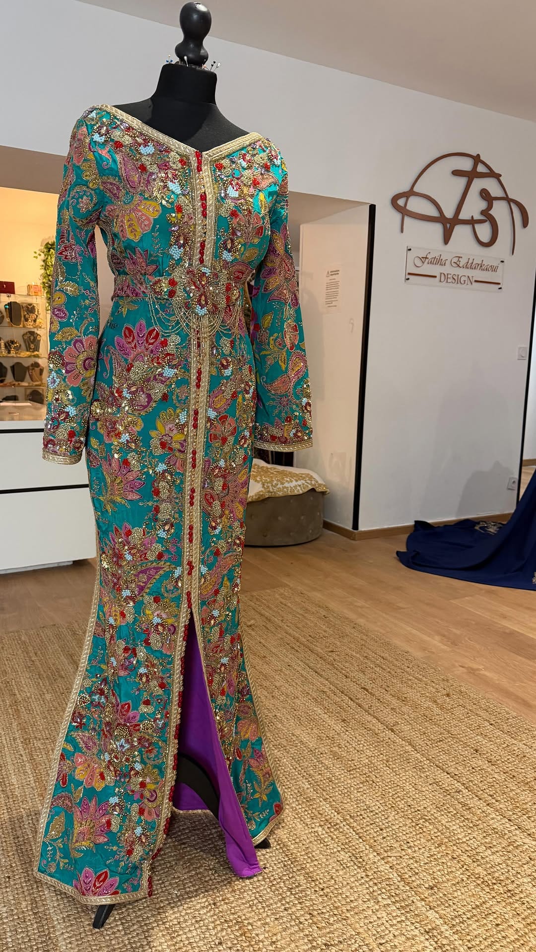 Post 7 by Fatiha Eddarkaoui caftan on Instagram (video)