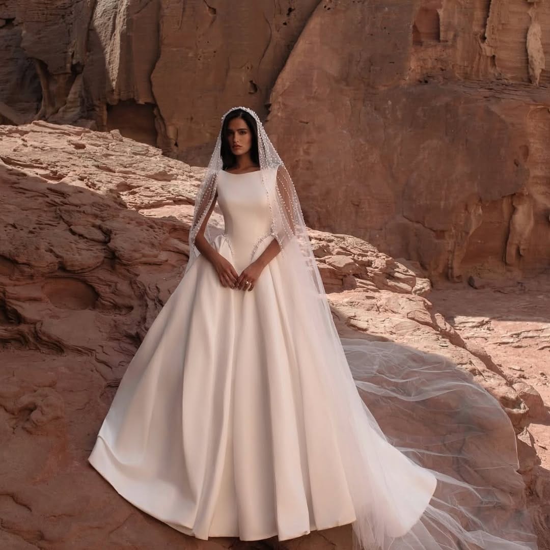 Post 6 by Arya Sposa on Instagram (carousel)