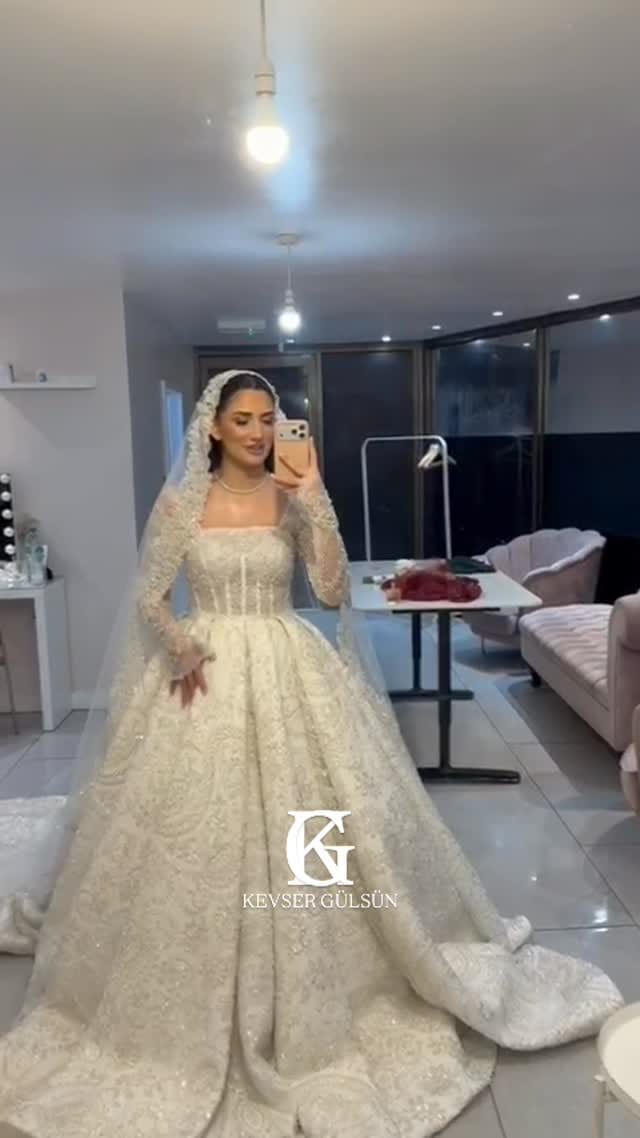 Post 3 by Kevser Gülsün ® on Instagram (video)