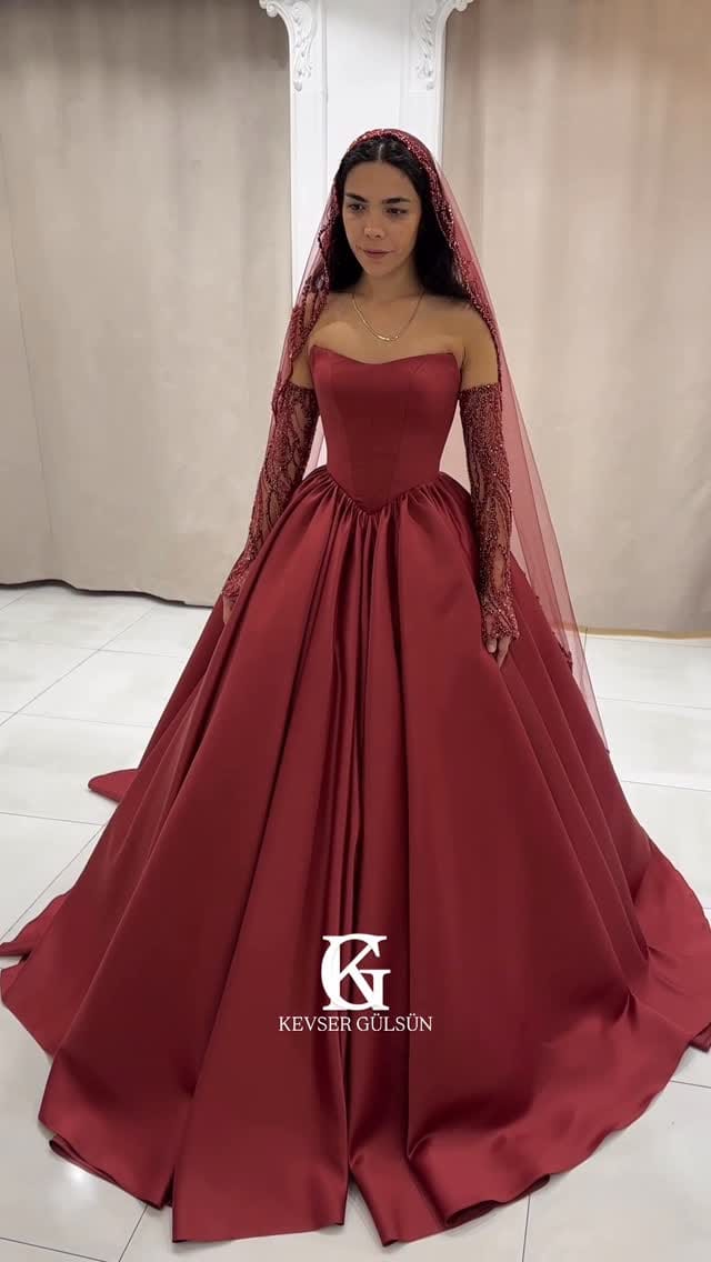 Post 4 by Kevser Gülsün ® on Instagram (video)