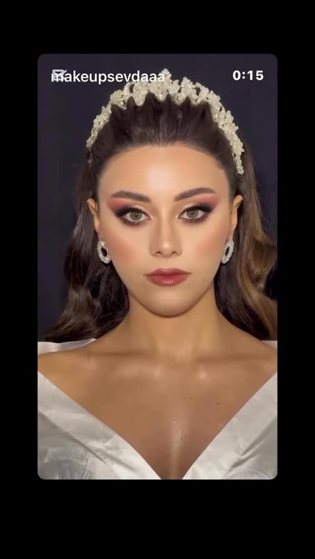 Post 1 by Kirpik Dünyam Ankara on Instagram (video)