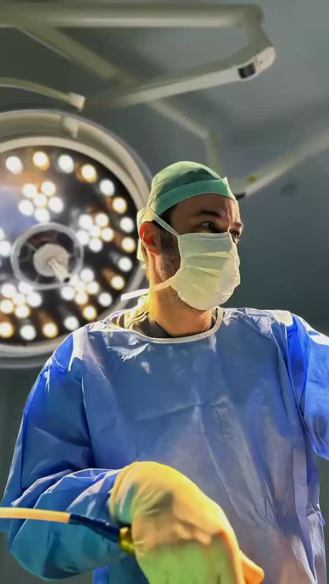 Post 3 by Op.Dr.Serdar Toksoy on Instagram (video)
