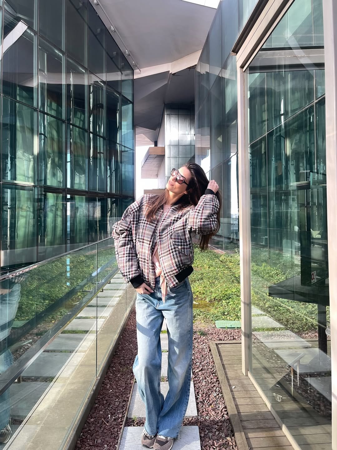 Post 5 by Buse İskenderoğlu on Instagram (carousel)
