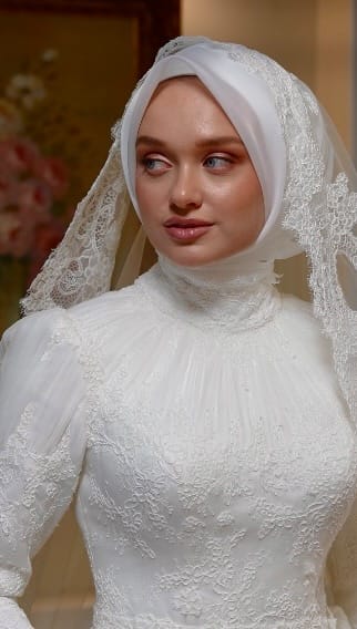 Post 10 by LOVA Tesettür Gelinlik | Kına Kıyafeti | Ayşenur Yavuz on Instagram (video)
