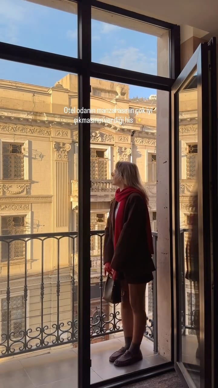 Post 8 by Dilara Dengiz on Instagram (video)