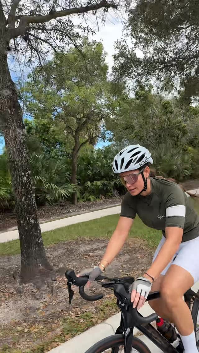 Post 6 by Patty Ardila on Instagram (video)