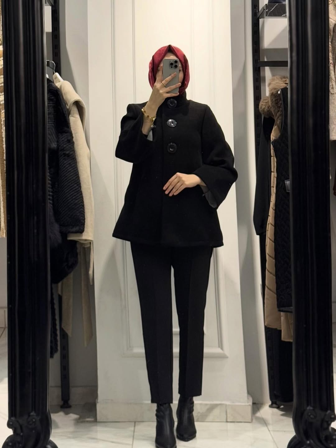 Post 3 by 𝐕𝐀𝐓𝐊𝐀 on Instagram (image)