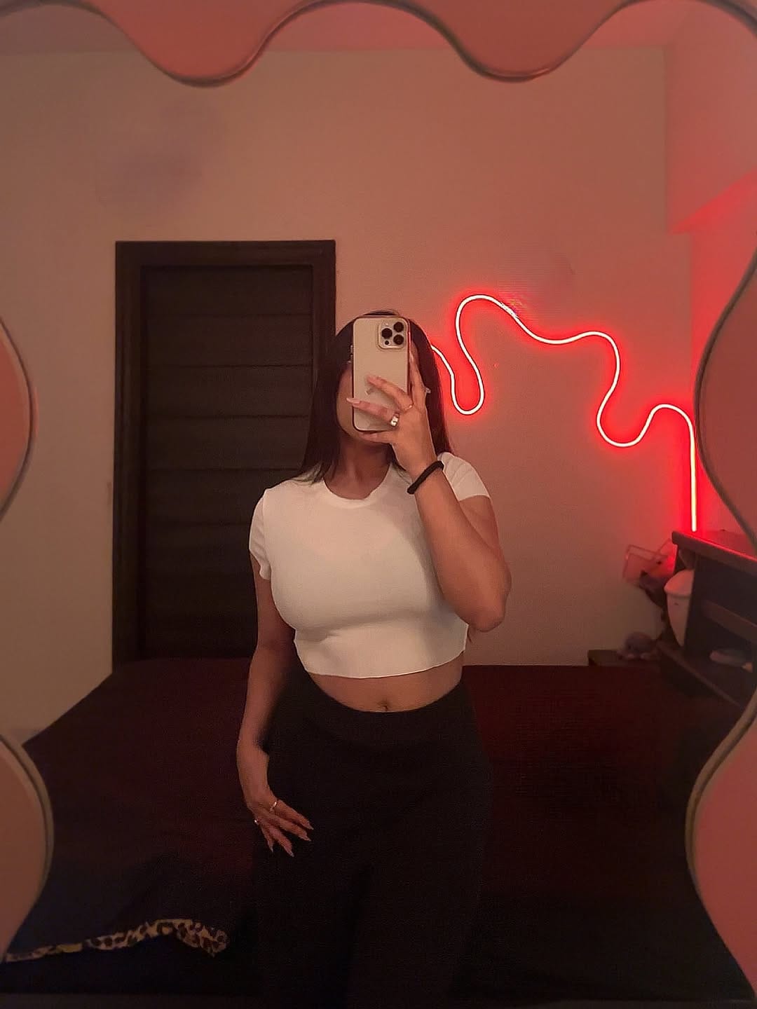 Post 8 by 𝓐𝓯𝓮𝓮𝓷 on Instagram (image)