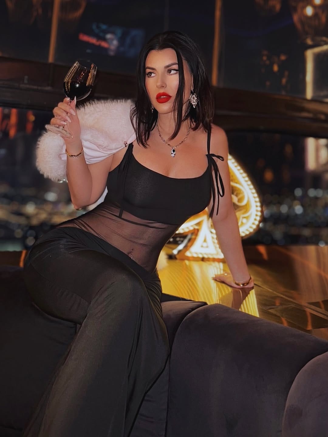 Post 4 by Анна-Мария Симон on Instagram (carousel)