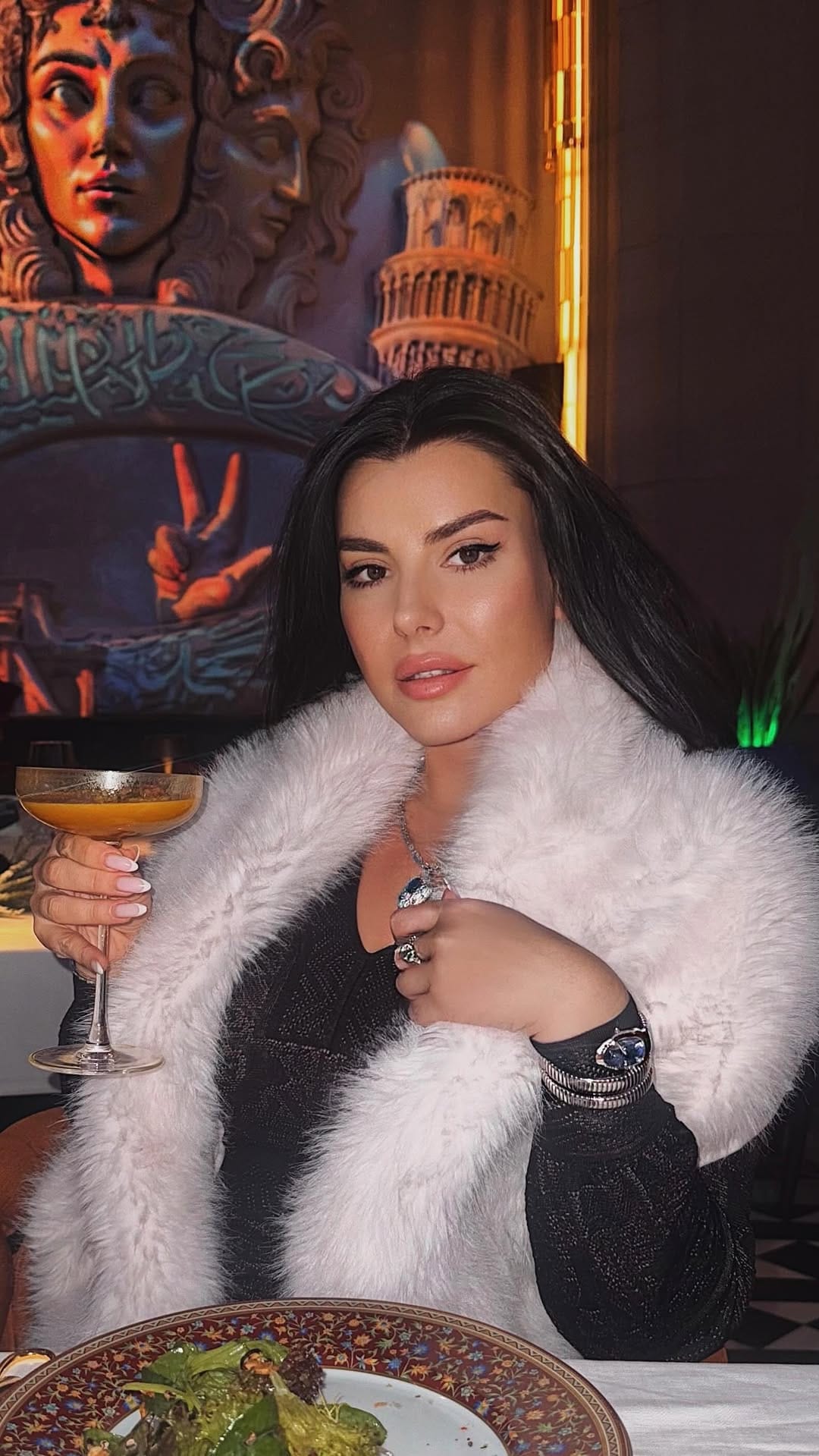 Post 3 by Анна-Мария Симон on Instagram (video)