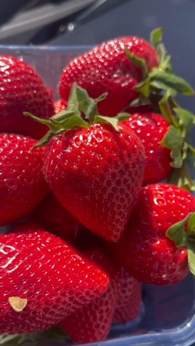 Post 5 by Экзотические фрукты Кемерово on Instagram (video)