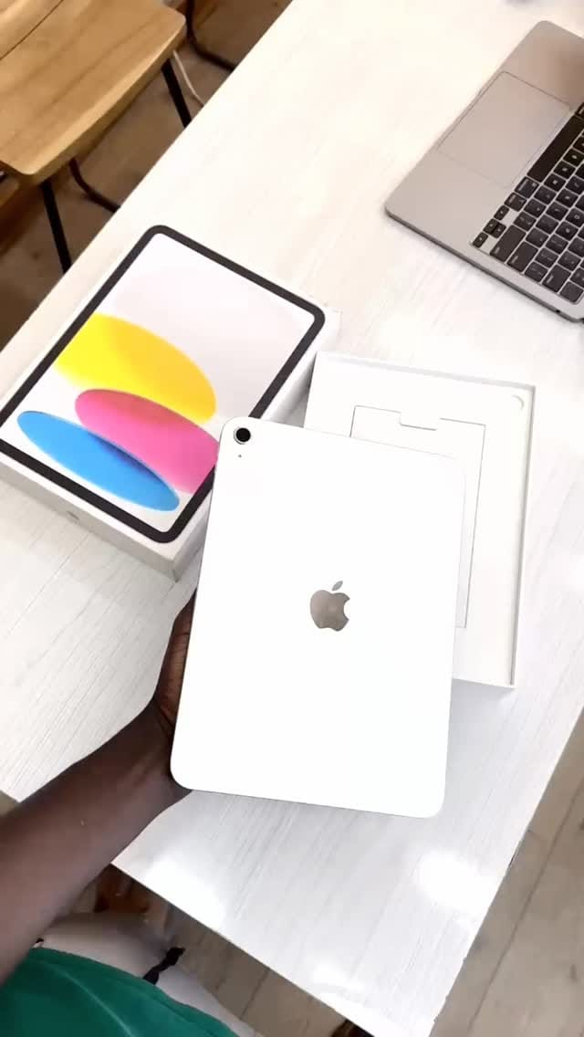 Post 5 by Iphonestore  on Instagram (video)
