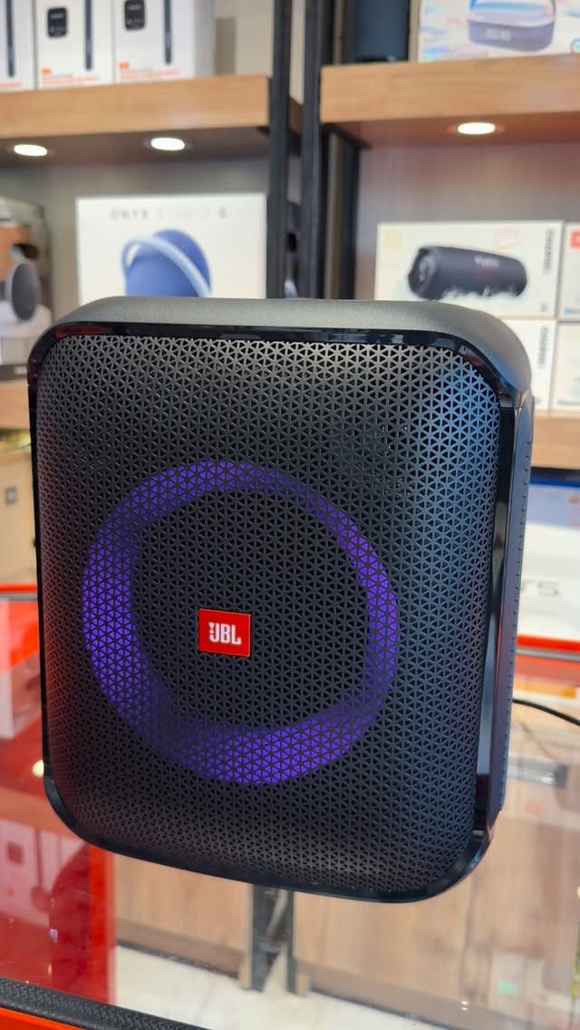 Post 2 by Iphonestore  on Instagram (video)