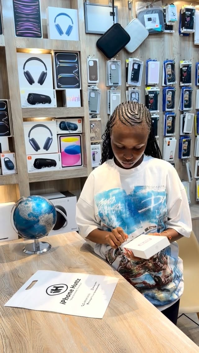 Post 8 by Iphonestore  on Instagram (video)