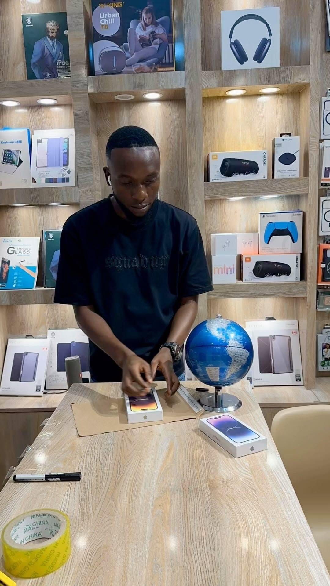 Post 10 by Iphonestore  on Instagram (video)