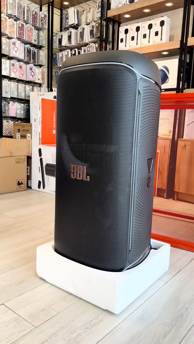 Post 4 by Iphonestore  on Instagram (video)