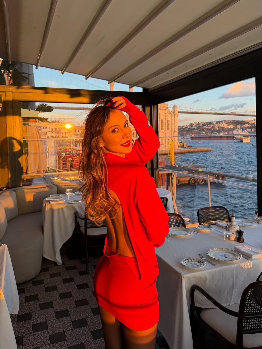 Post 8 by Bahar Karakoç on Instagram (carousel)