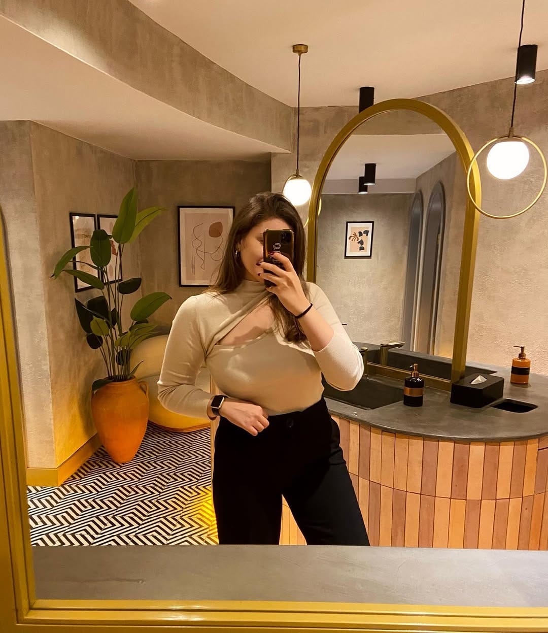Post 9 by Didem on Instagram (image)