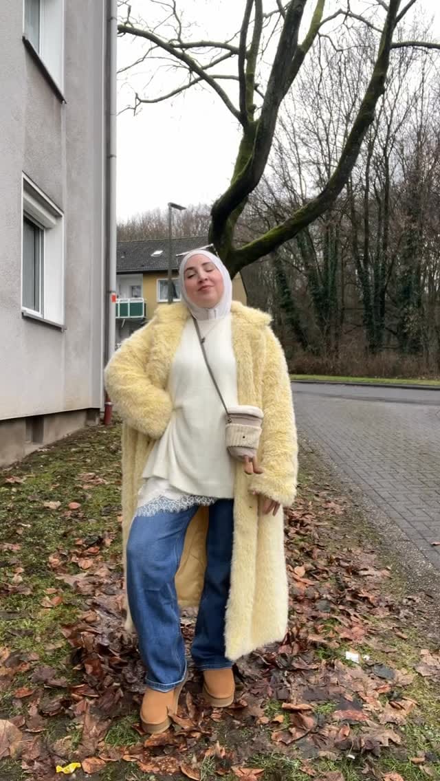 Post 1 by @hijabflowerss on Instagram (video)