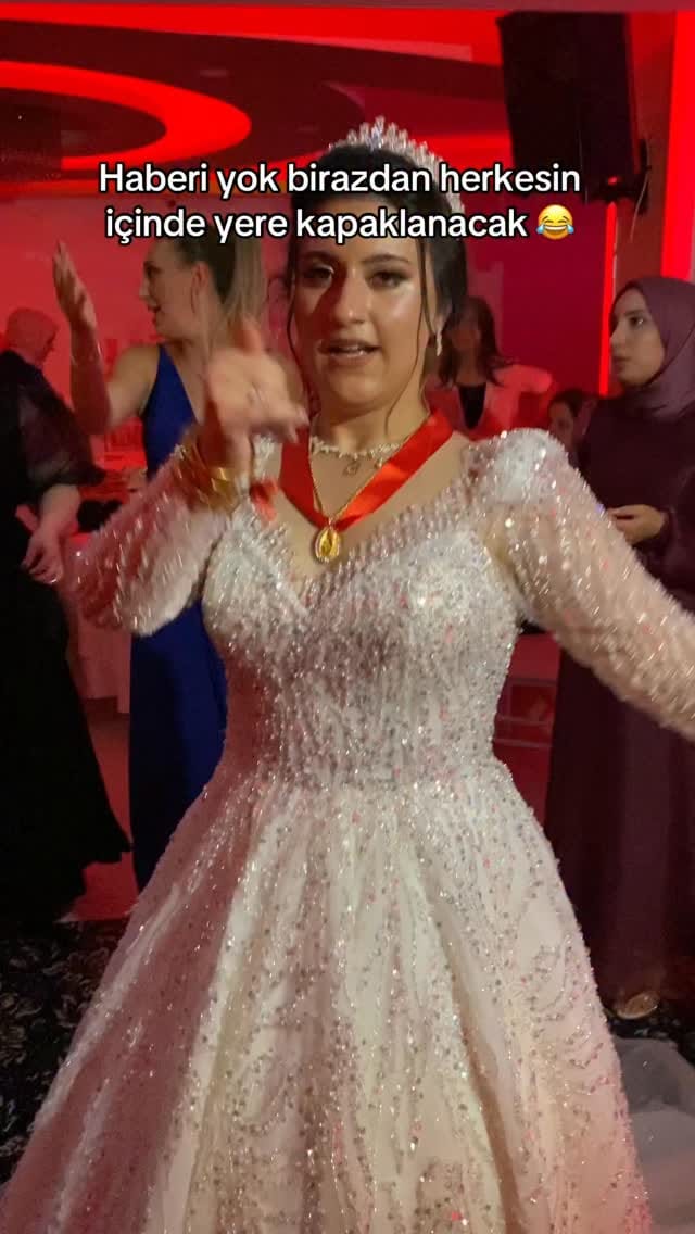Post 10 by Ceren Ulus on Instagram (video)