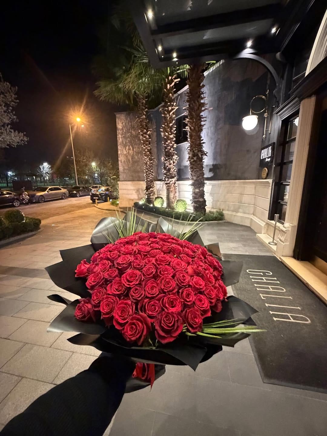 Post 6 by ÇiçekSatış on Instagram (image)