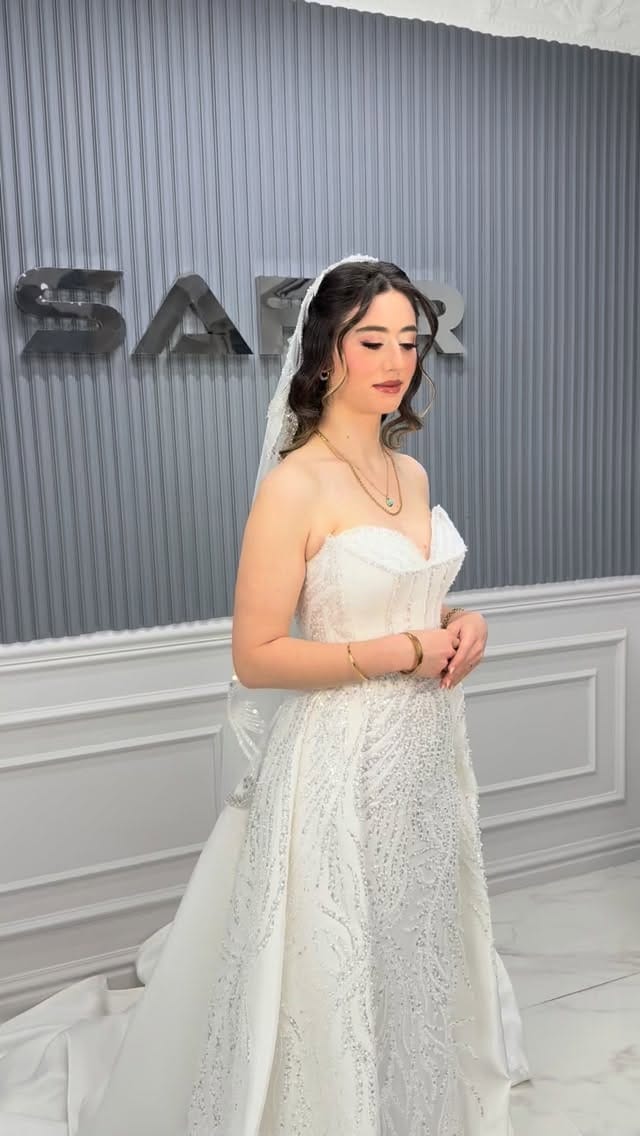 Post 2 by SAFİR HAIR MAKEUP on Instagram (video)