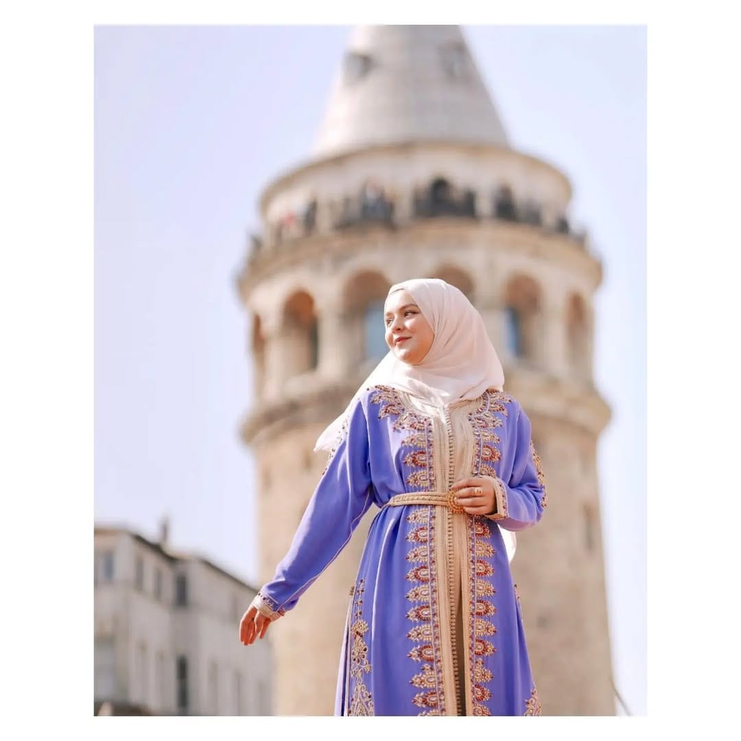 Post 3 by 𝔃𝓾𝓱𝓪𝓲𝓻𝓪.𝓫𝓮𝓷𝓪𝓵𝓵𝓾𝓬𝓱🍁 on Instagram (carousel)