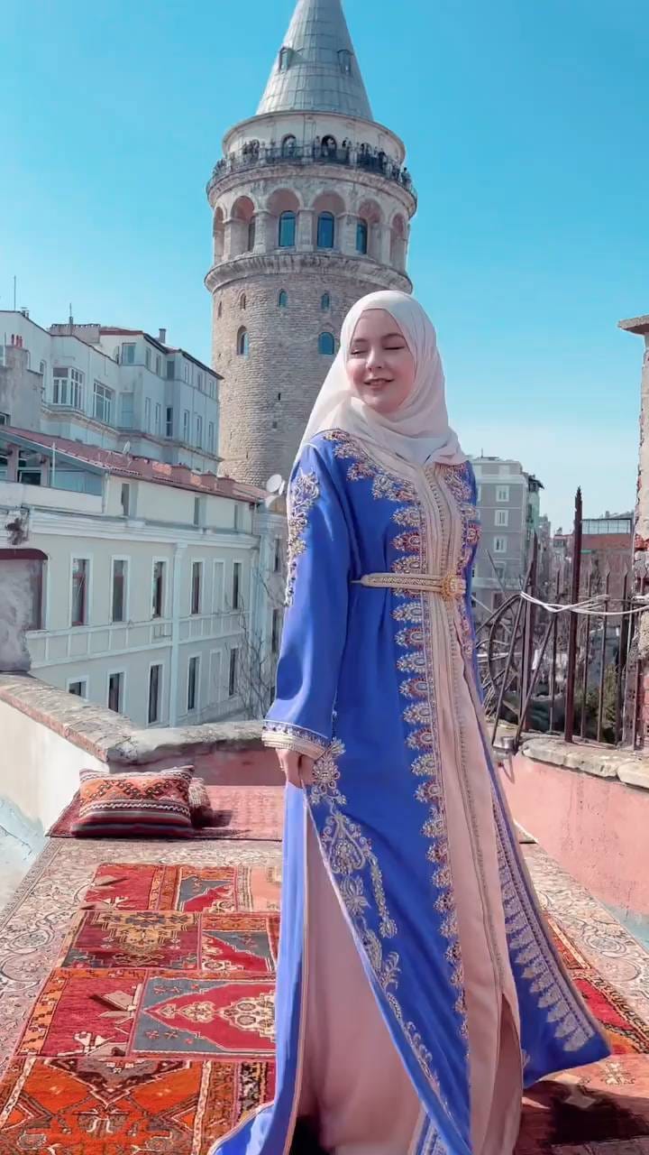 Post 4 by 𝔃𝓾𝓱𝓪𝓲𝓻𝓪.𝓫𝓮𝓷𝓪𝓵𝓵𝓾𝓬𝓱🍁 on Instagram (video)
