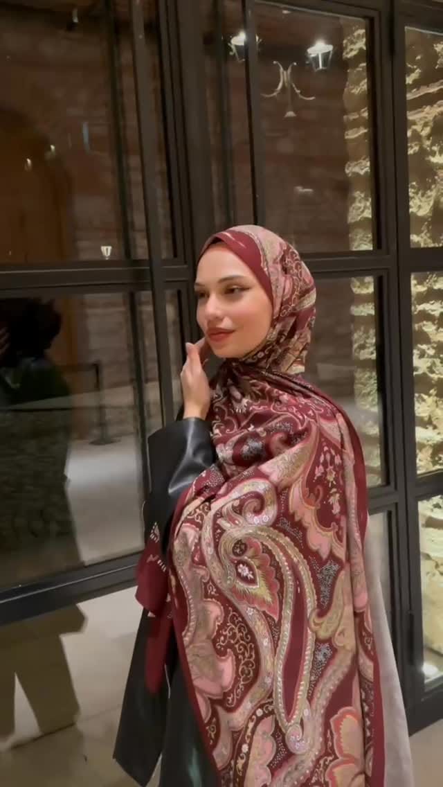 Post 7 by ZALLUNA | Wholesale & Manufacturer on Instagram (video)