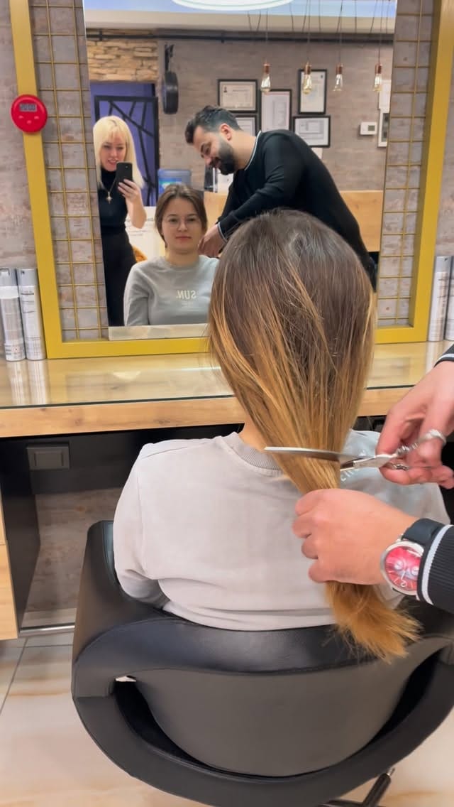 Post 2 by A CLASS BAYAN KUAFÖRÜ (Bahadır Ayyıldız) on Instagram (video)