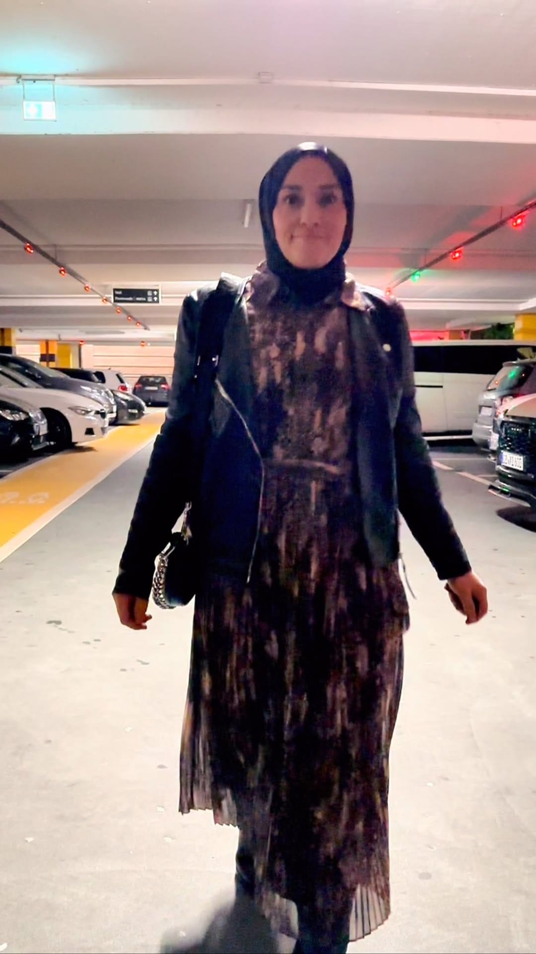 Post 2 by Hatice Özcan on Instagram (video)