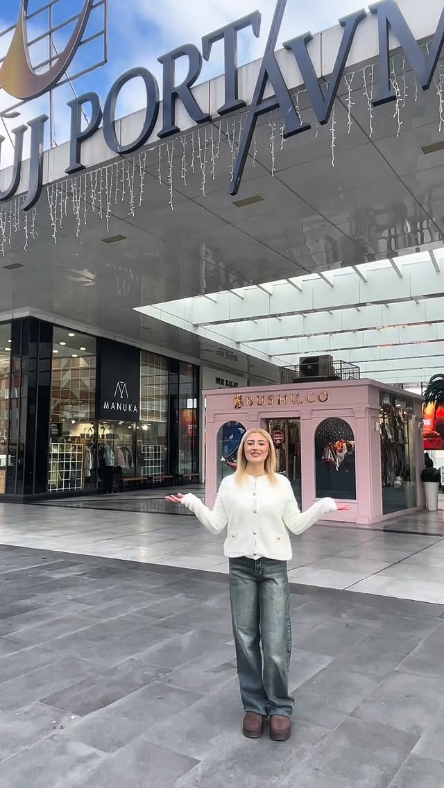 Post 4 by FAMBELLA on Instagram (video)