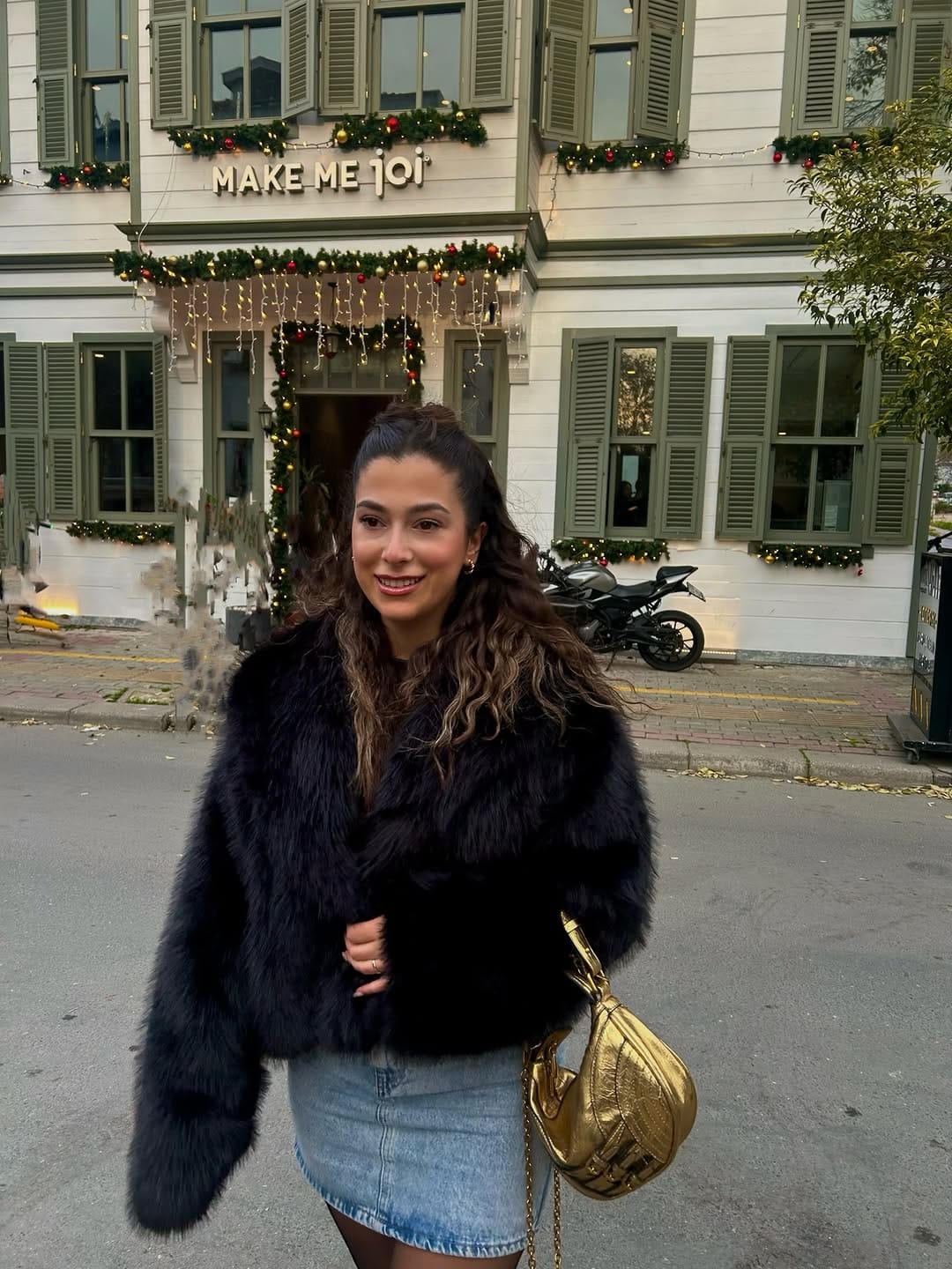 Post 9 by Ezgi Akçam on Instagram (carousel)